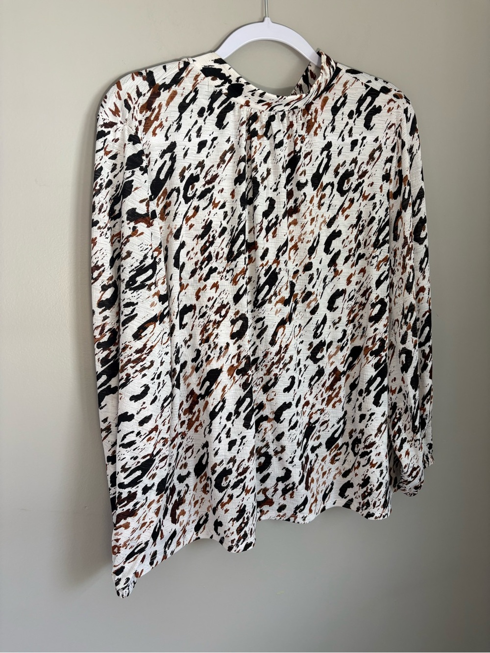 Jennifer Lopez Smocked High Neck Animal Print Abstract Lightweight Blouse XL